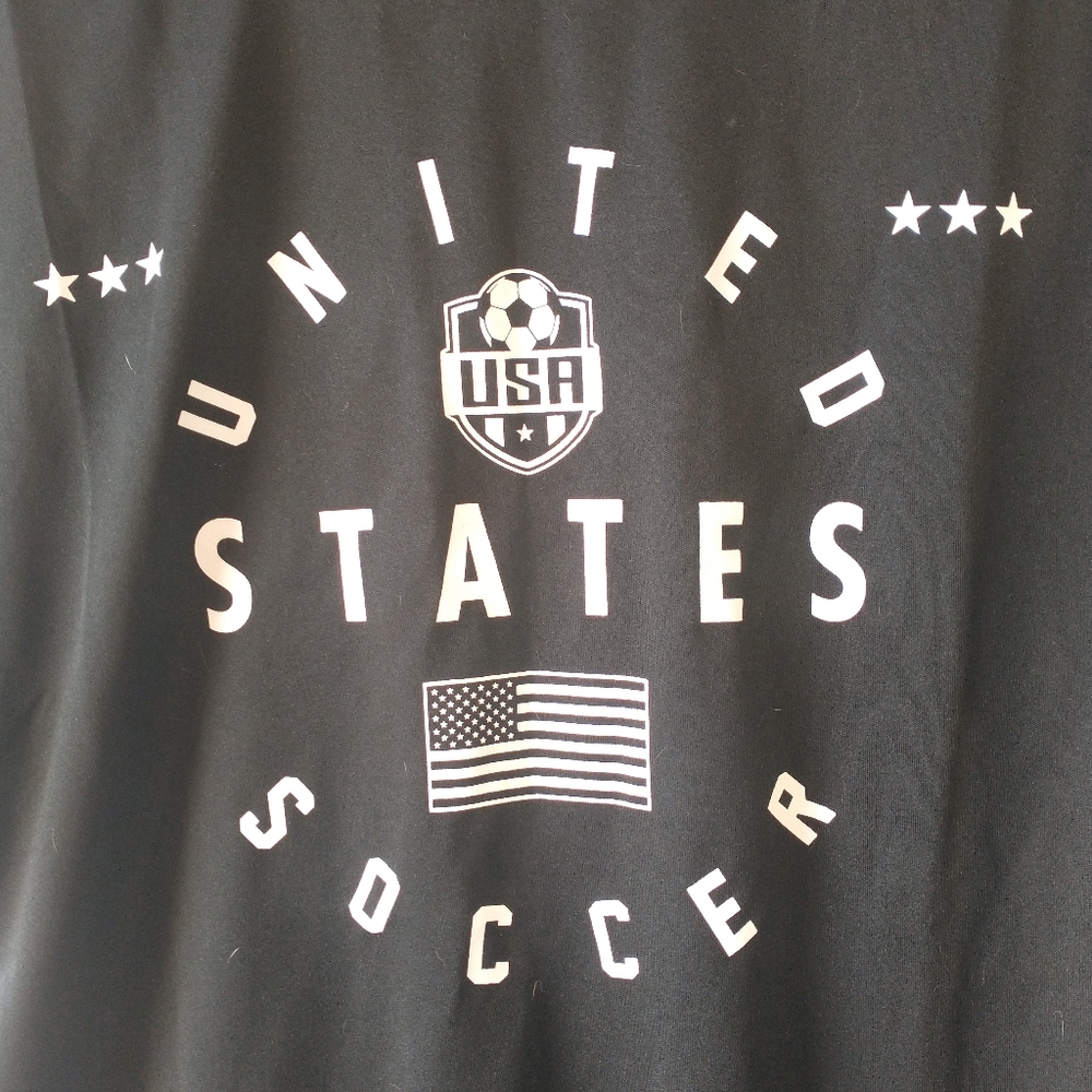 NWT U.S.A. Soccer Team Logo Crest Black T-Shirt Size Medium - Picture 2 of 10